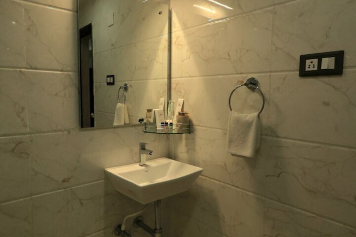 Room 30 of 44