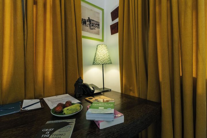 Room 100 of 196