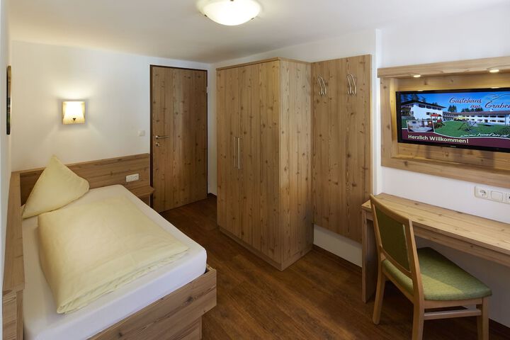 Room 15 of 54