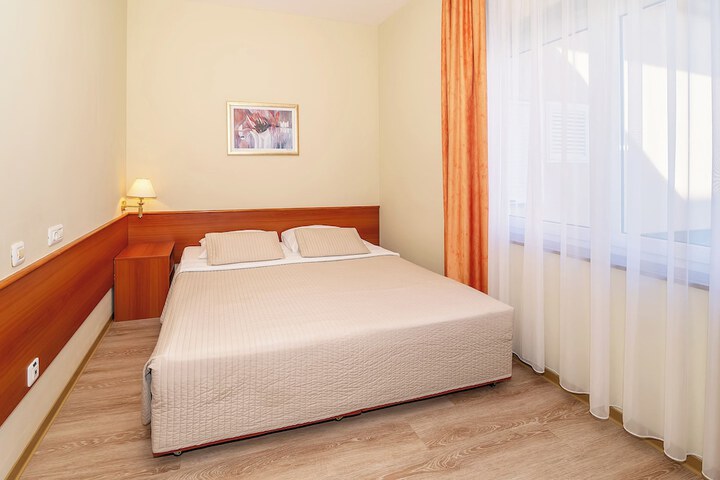 Room 14 of 235