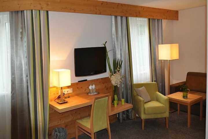 Room 16 of 31