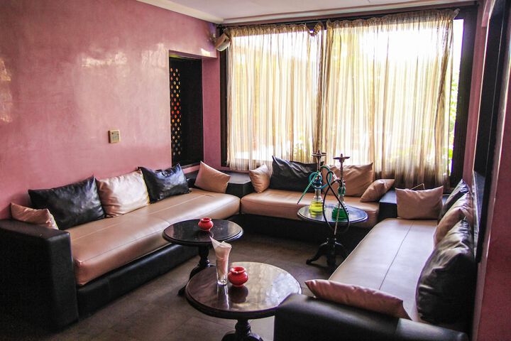 Lounge 52 of 61