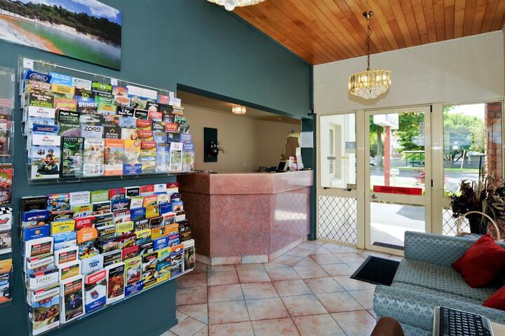 Entrance & Lobby