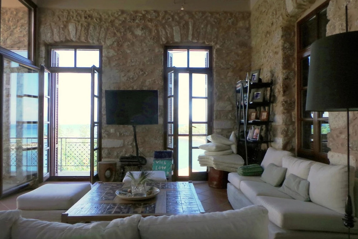 Room 2 of 23