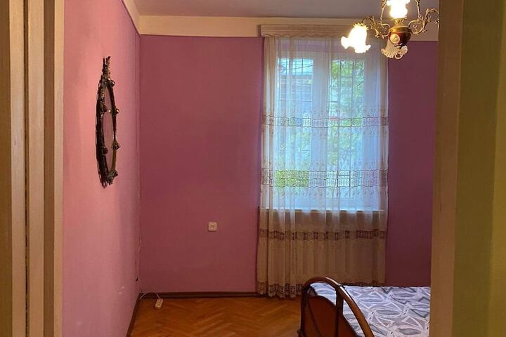 Room 4 of 15