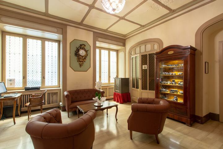 Guest Lobby