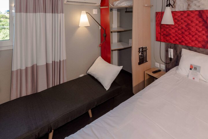 Room 5 of 44