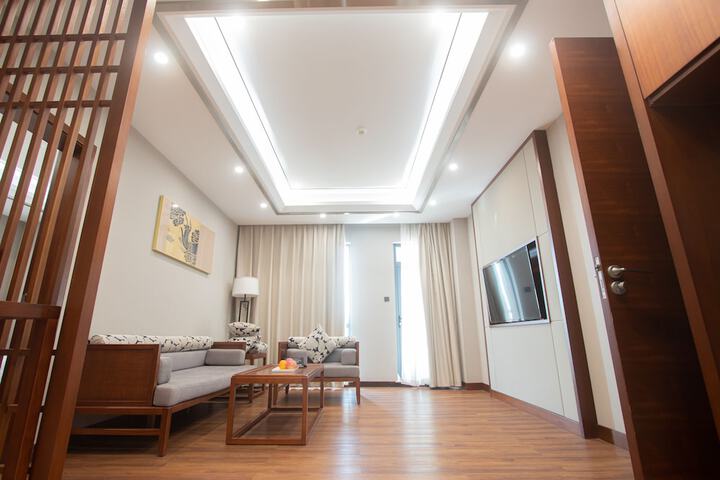Room 5 of 13