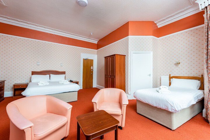 Room 27 of 95