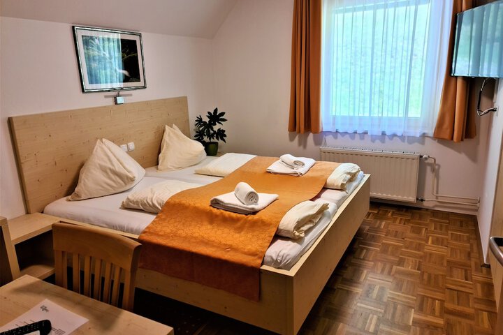 Room 25 of 60