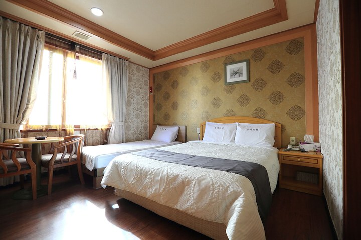 Room 19 of 36