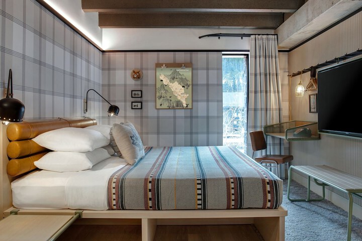 Room 11 of 62