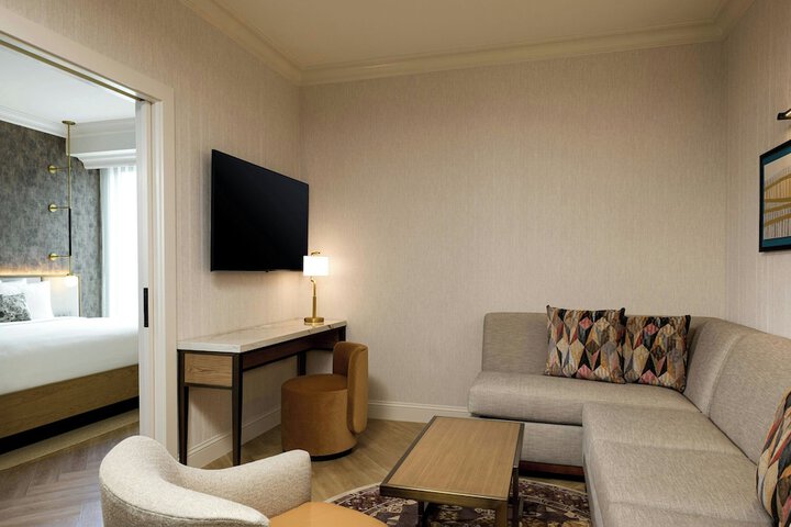 Room 26 of 37