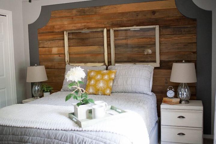 1 Queen Bed (34 of 39)