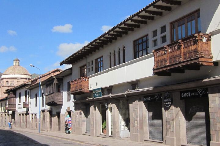 Emperador Plaza