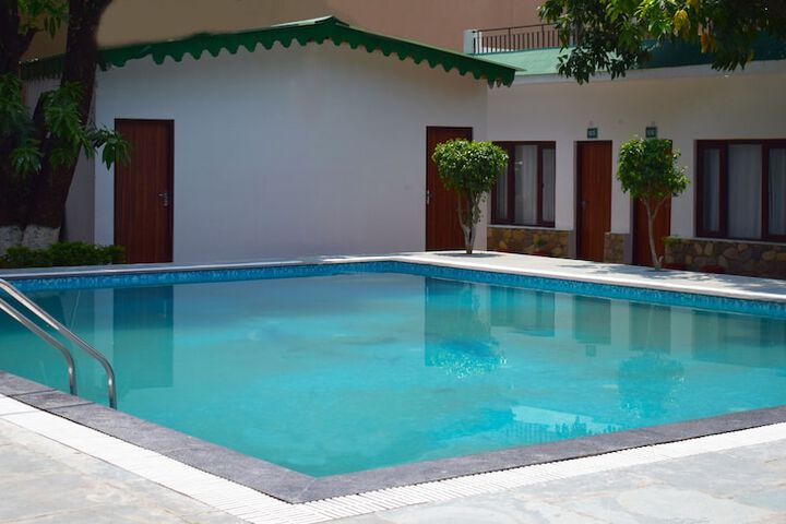 Pool 124 of 178