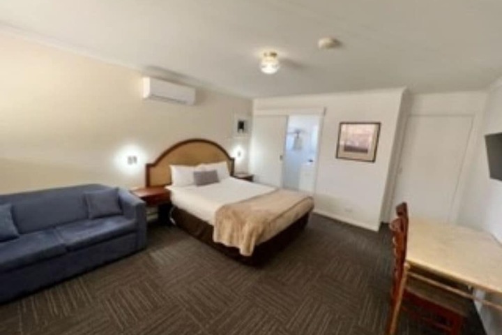 Room 2 of 21