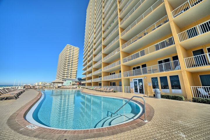Pool 21 of 36