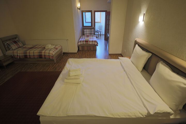 Room 21 of 84