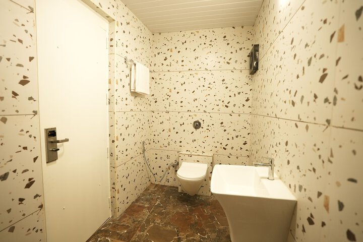 Room 13 of 17