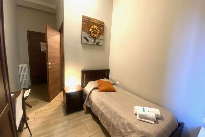Room 14 of 24