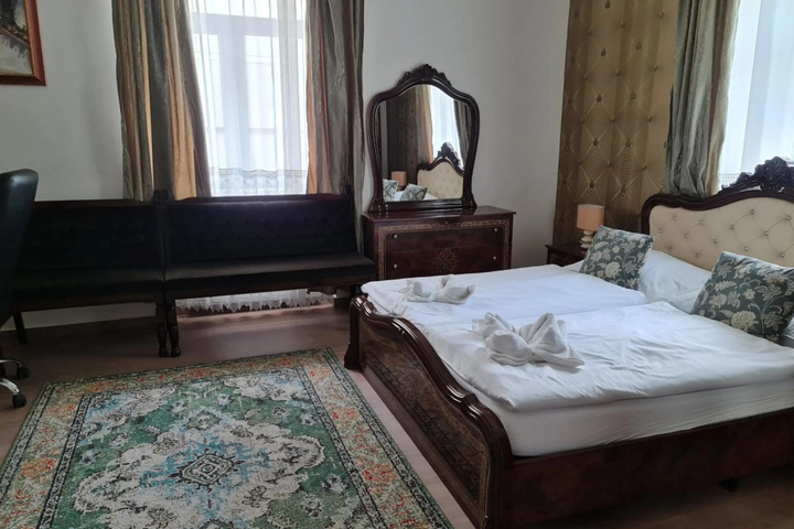 Room 3 of 13