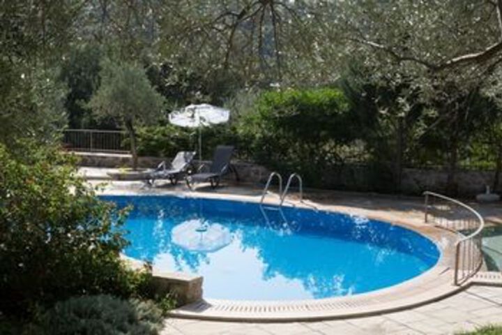 Pool 21 of 26