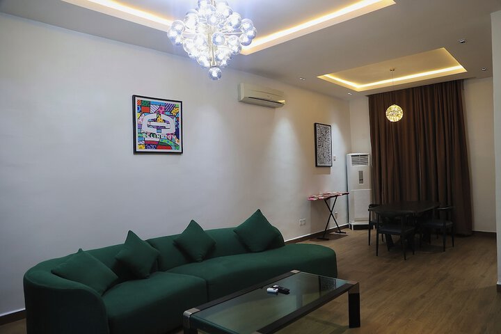 Room 21 of 27