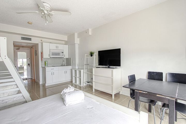 Room 16 of 244