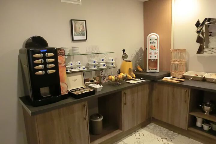Breakfast/Coffee Service 50 of 62