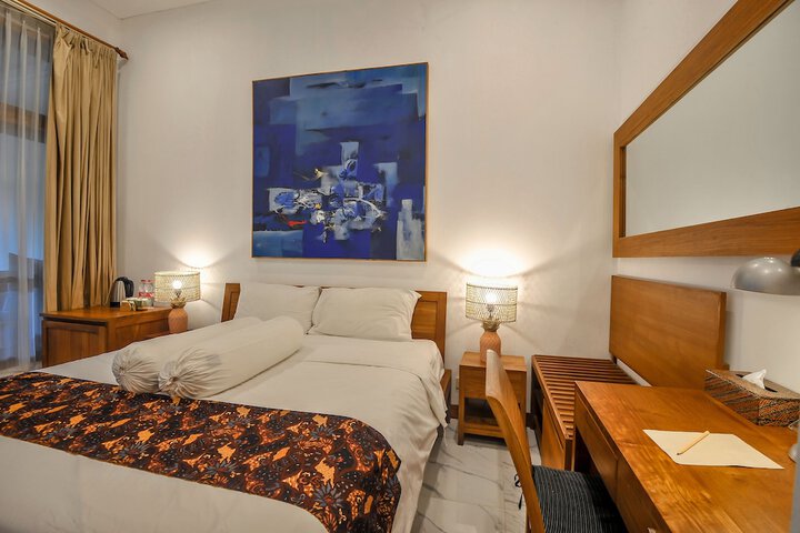 Room 9 of 24