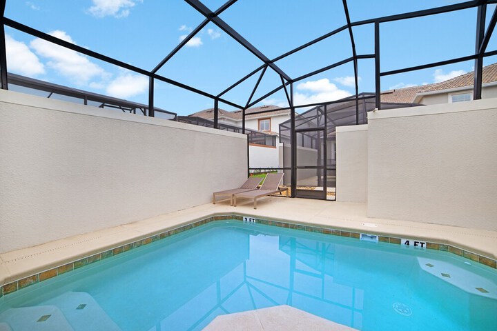 Pool 43 of 53