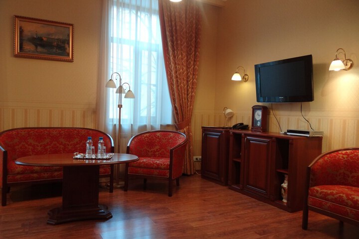 Room 12 of 36