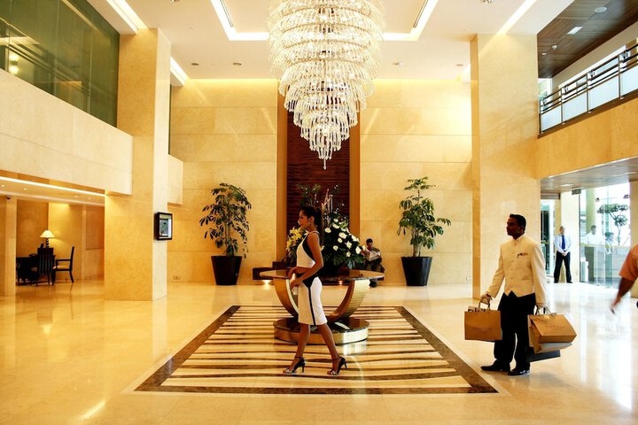 Entrance & Lobby