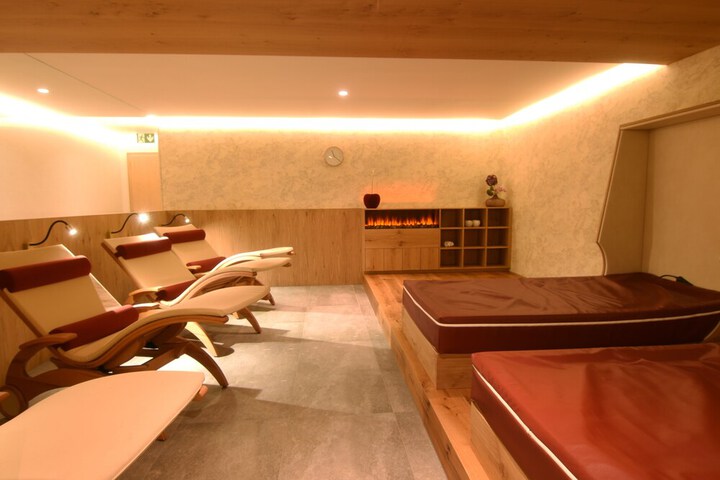 Spa 38 of 58