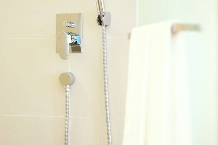 Room 28 of 52
