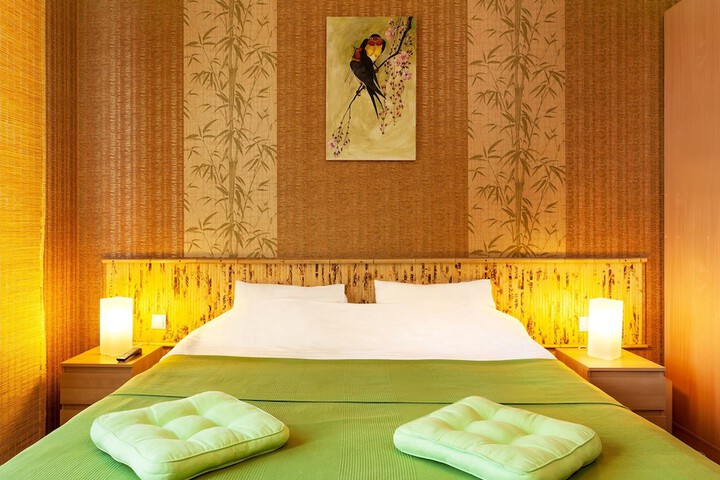 Room 5 of 46