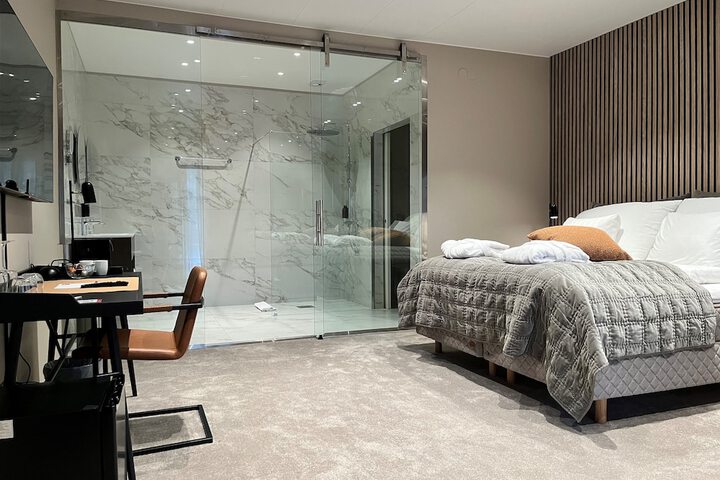 Room 17 of 53