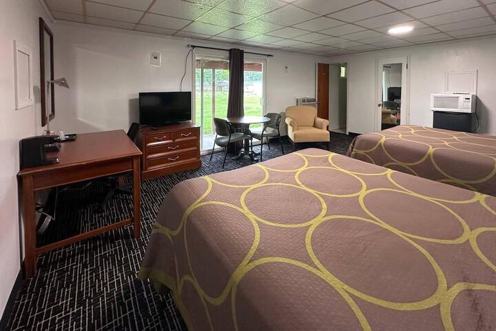 Room 15 of 40