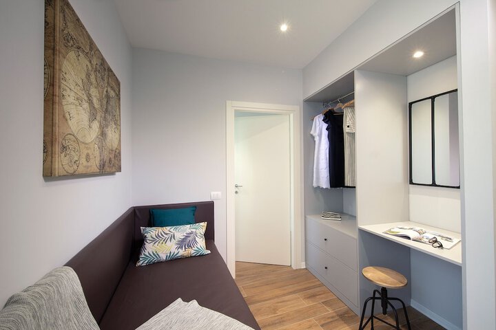 Room 5 of 36