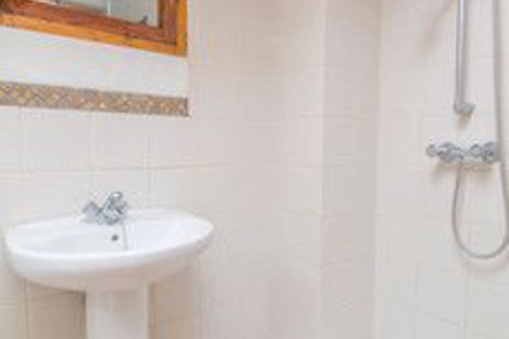 Room 4 of 40