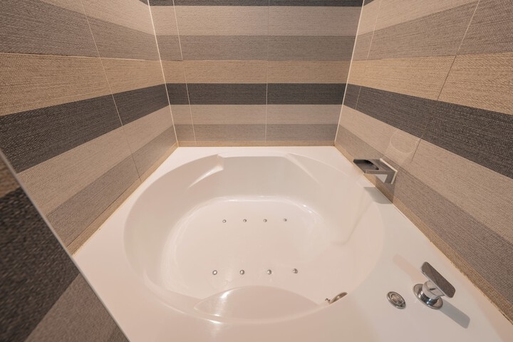Room 32 of 54