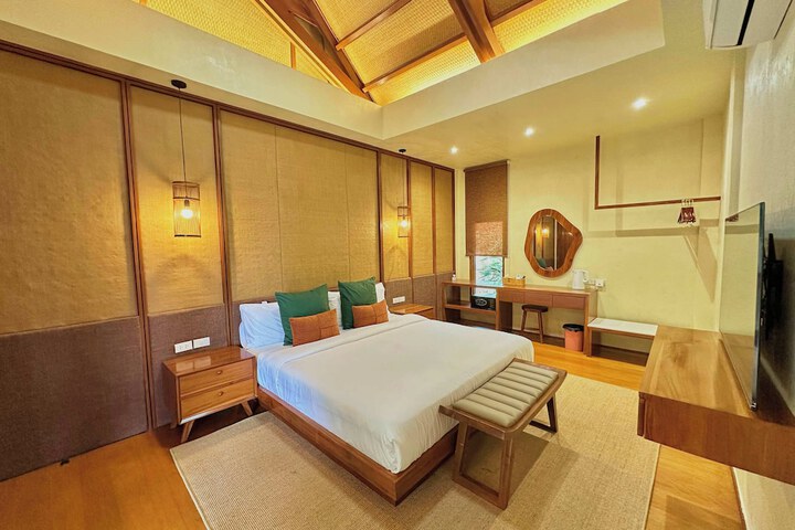 Room 7 of 48