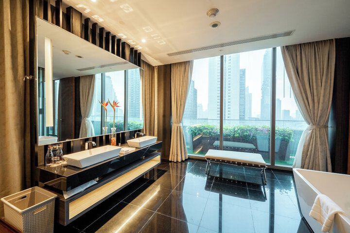 Room 56 of 122