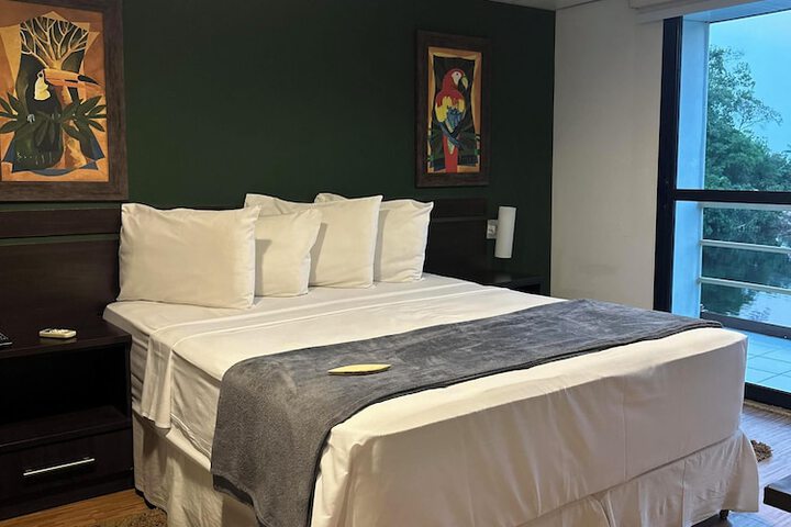 Room 11 of 48