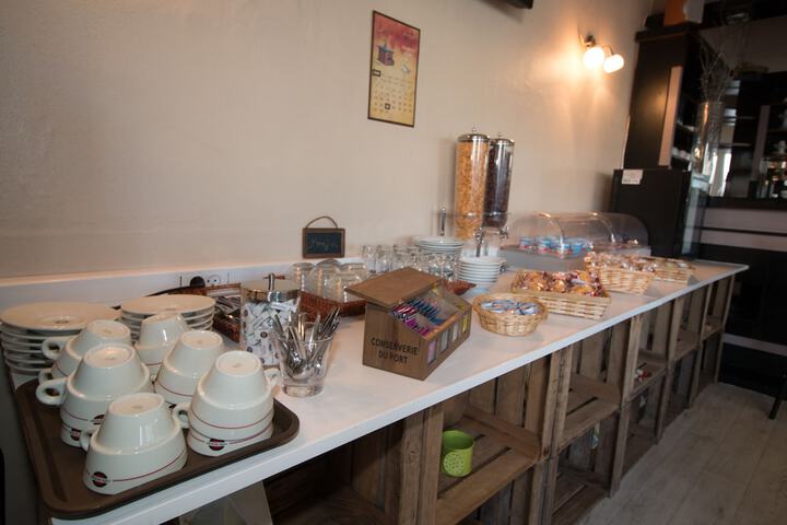 Breakfast/Coffee Service 36 of 45