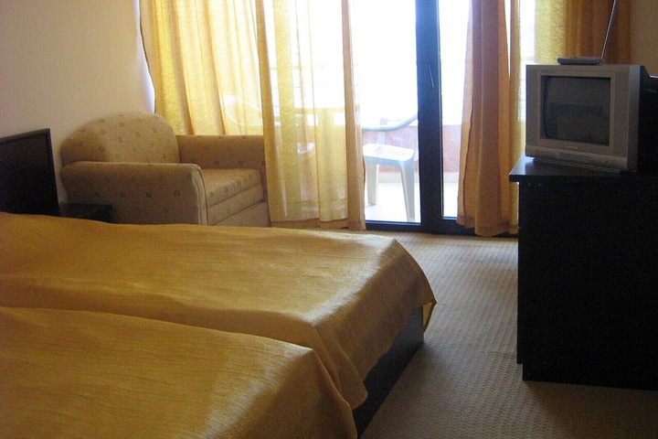 Room 11 of 36