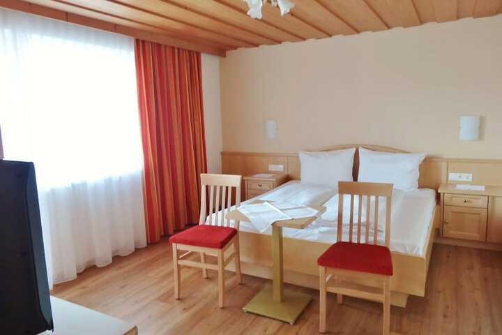 Room 9 of 64
