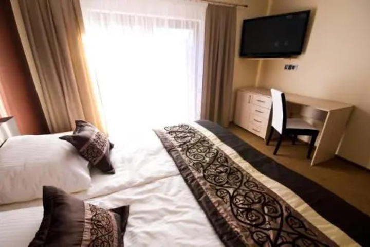 Room 2 of 3