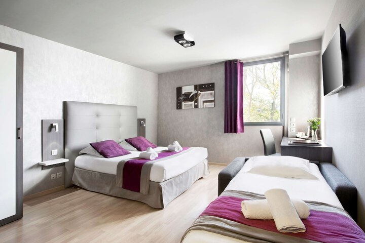 Room 6 of 34